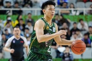 林葳：我想挑战不同的事情 来这边学习美国的篮球理念、风格