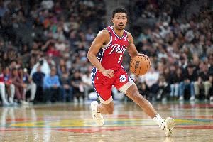 格莱姆斯谈后卫线拥挤：加快比赛节奏就行了 我们有很多好后卫