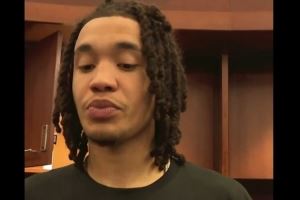 去年25号秀达迪耶：裁员压力一直都在 我只专注于篮球本身