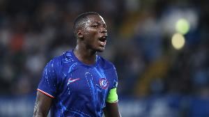 邮报：凯塞多未来事务将由家人和一名律师接管，他在切尔西很开心