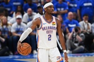 亚历山大在揭幕战加时取胜&35分5助攻多次抢断 89年乔丹后首人