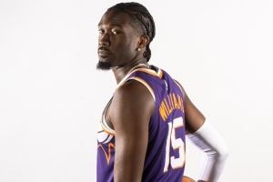 马威:下半场球队更有拼劲 只要我在场就必须对比赛产生影响